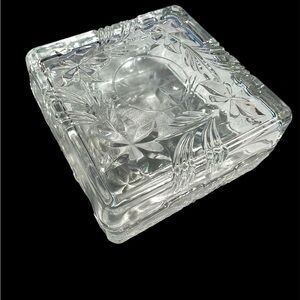 Vintage 1970  retro crystal/glass jewelry/trinket box.